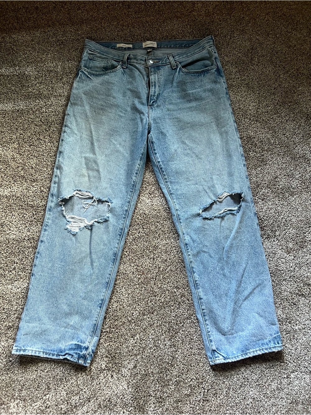 Universal Thread Light Blue Straight Leg Ripped Jeans